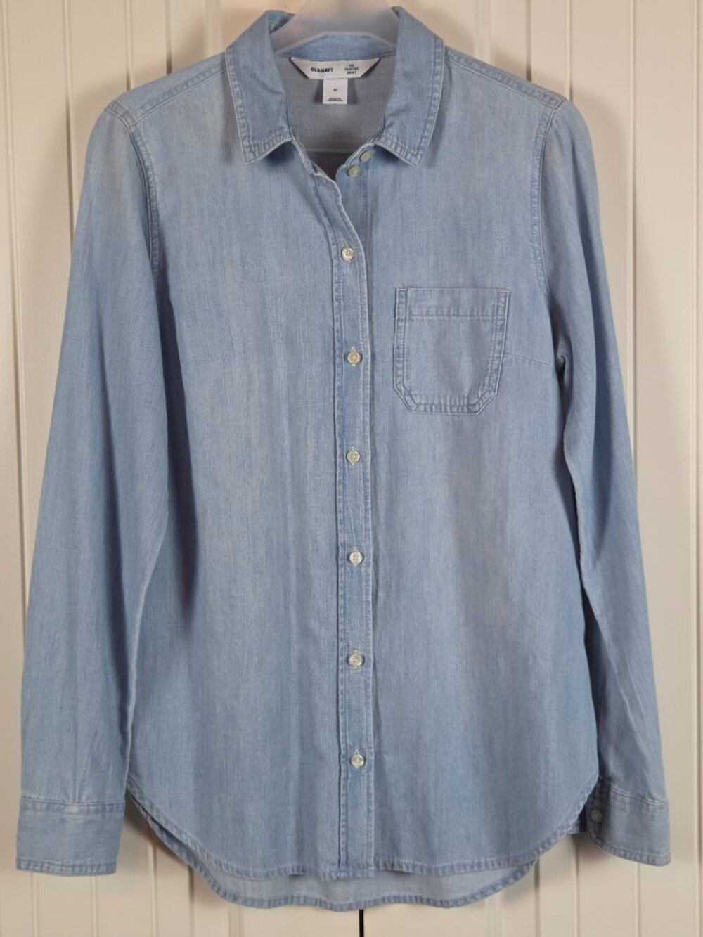 Old Navy The Classic Shirt XS Light Wash Blue Cotton Chambray Button Down Denim